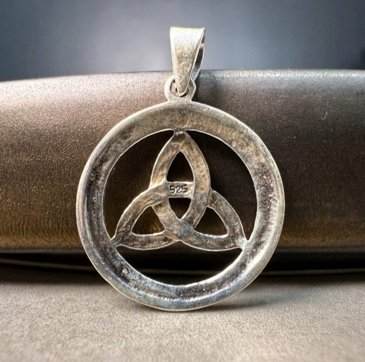 Circle Trinite Celtic Knot Pendent