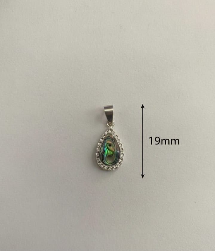 Labro Dewdrop Cluster Pendant